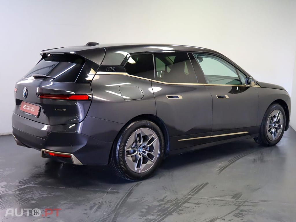 BMW iX xDrive40
