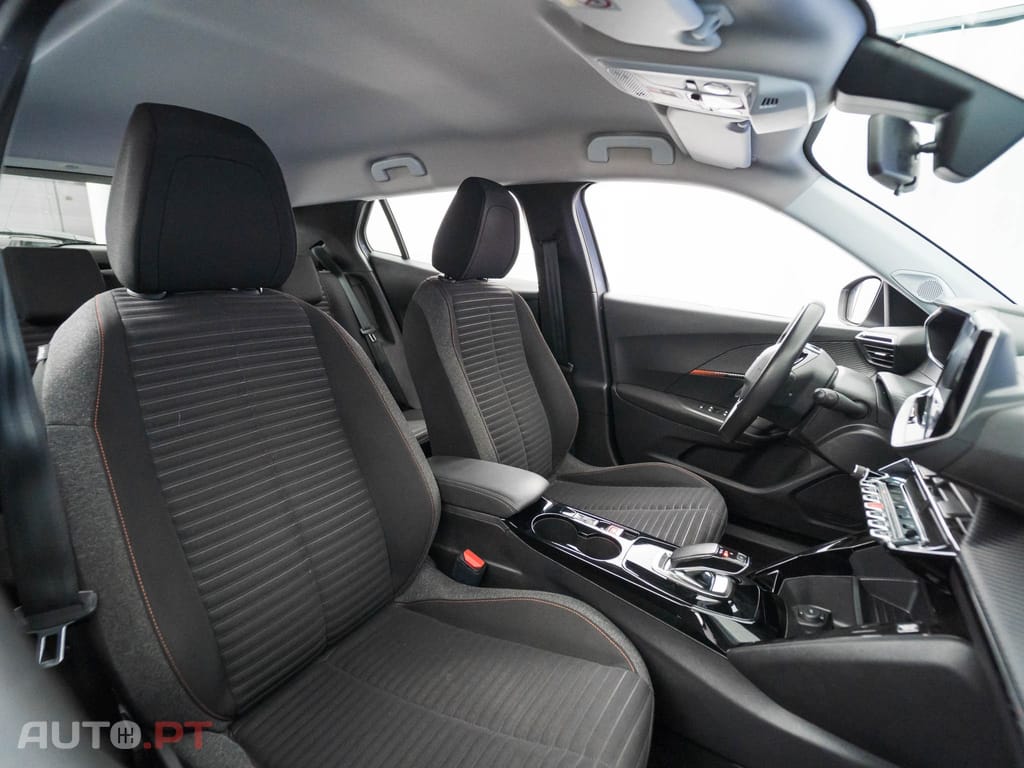 Peugeot E-2008 50 kWh Active