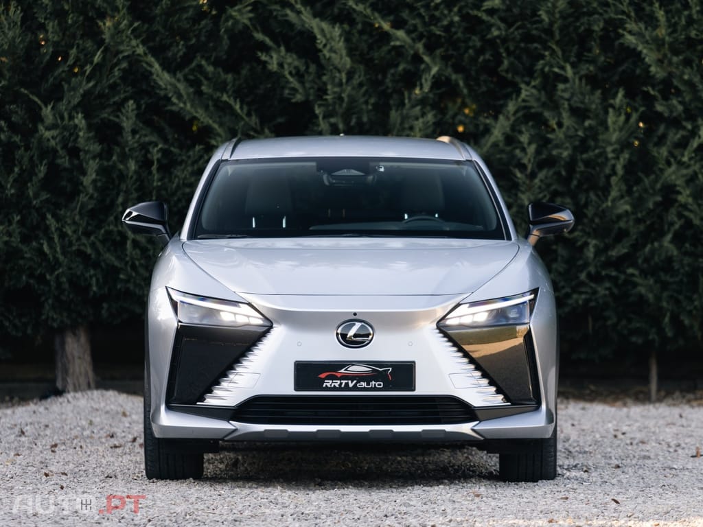 Lexus RZ Premium