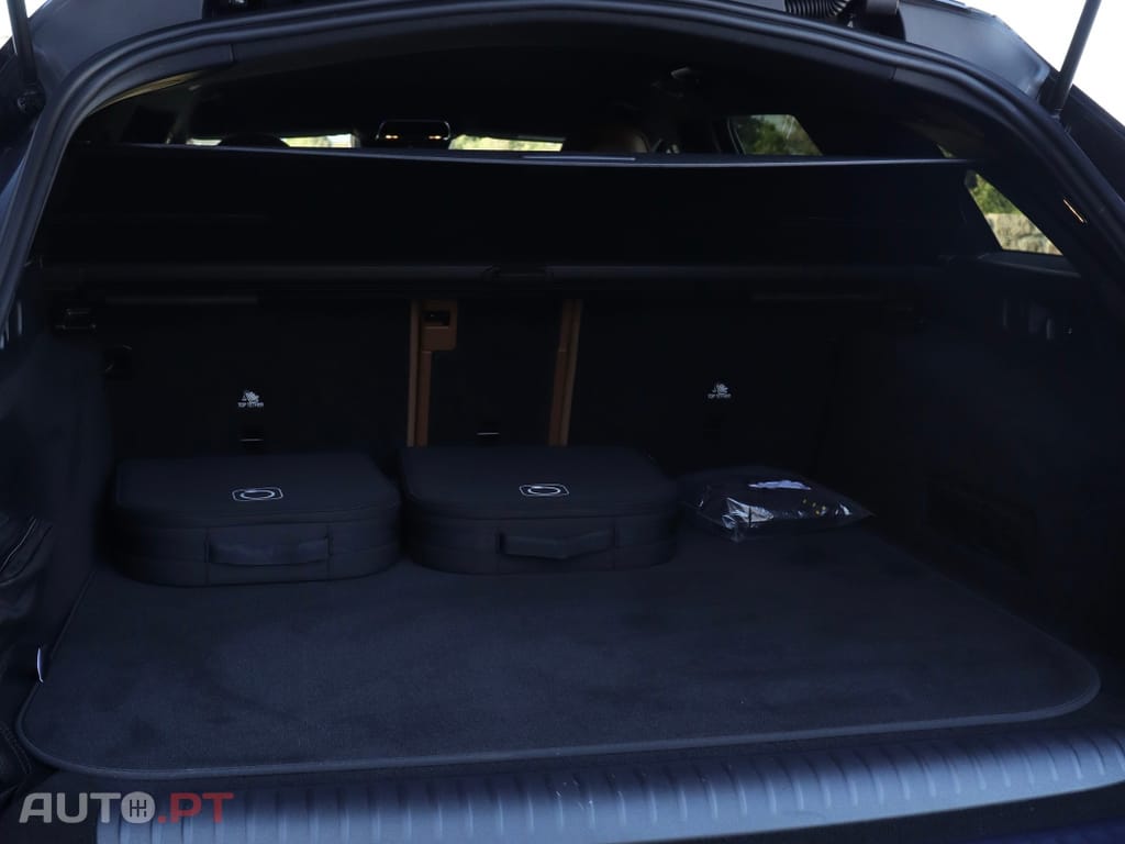 Mercedes-Benz E 300 e AMG Line — fotografia 31