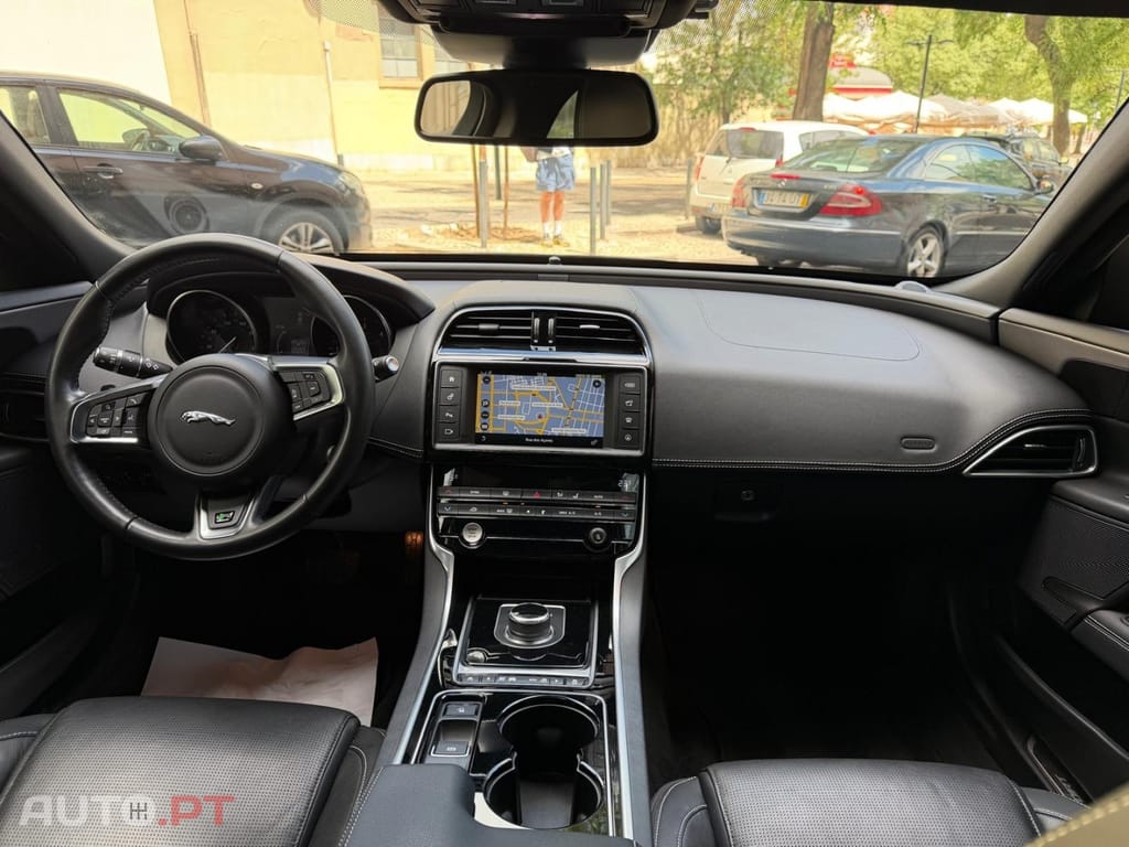Jaguar XE 2.0 D R-Sport Aut.
