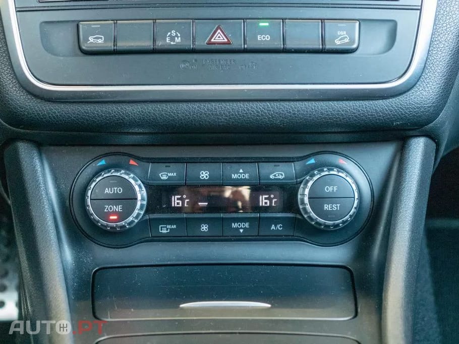 Mercedes-Benz GLA 220 CDI 4Matic 7G-DCT Style