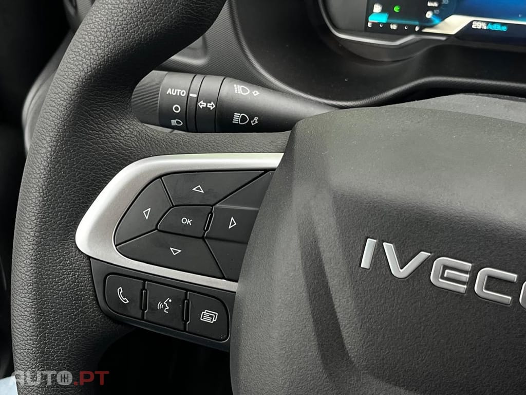 Iveco Daily 3.0 35S18HV 3520L 12m3