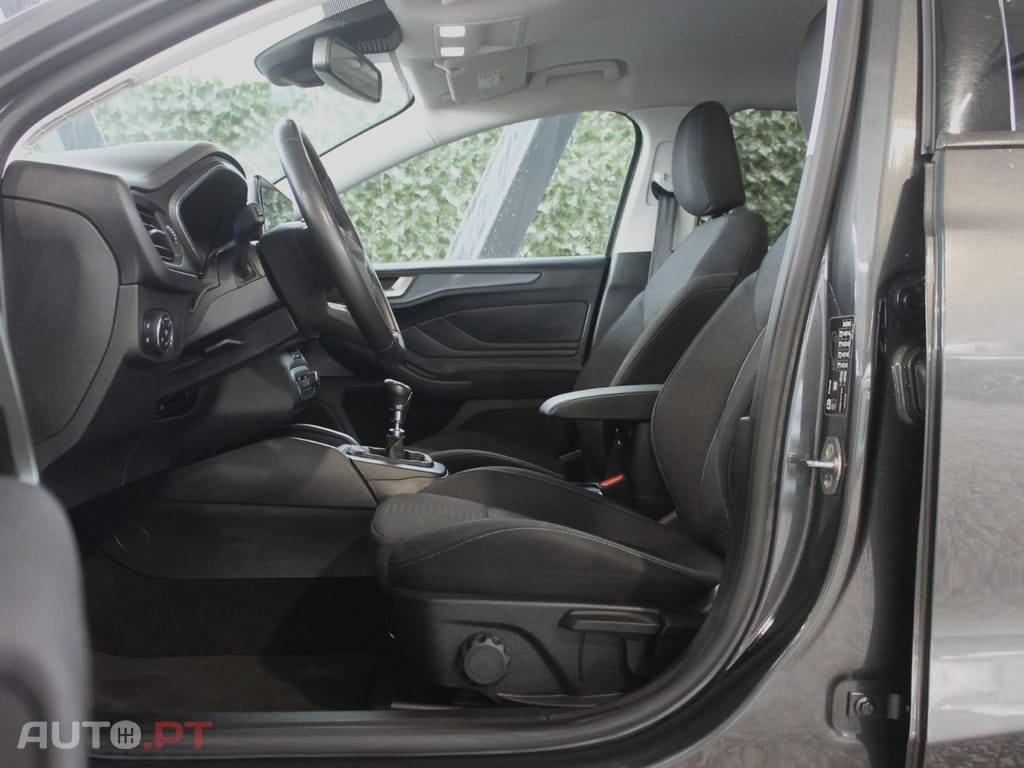 Ford Focus 1.0 EcoBoost MHEV Active X