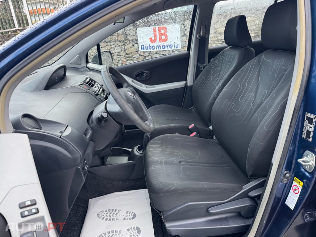 Toyota Yaris 1.0 VVT-i AC