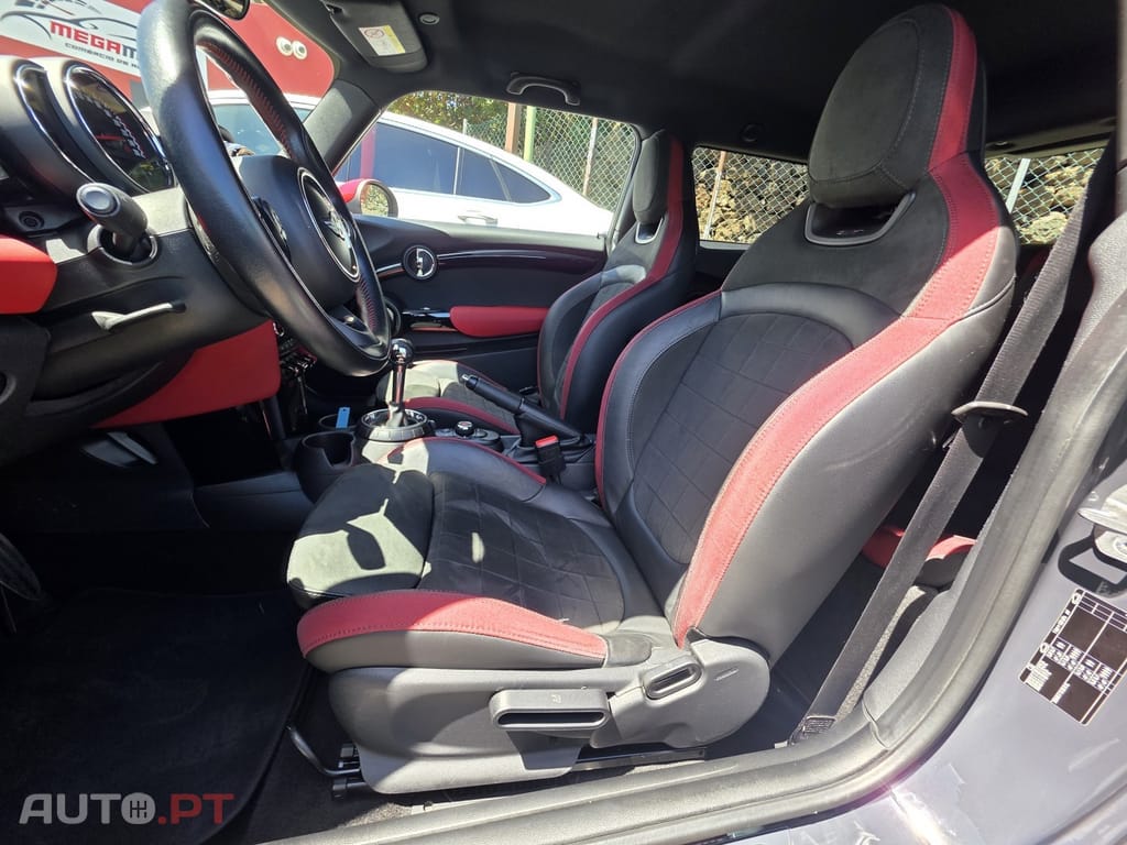 MINI Cooper John Cooper Works
