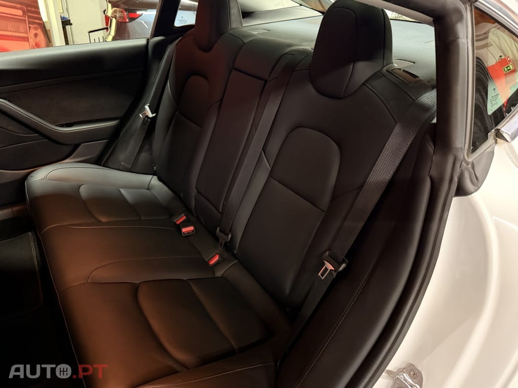 Tesla Model 3 Tração Traseira