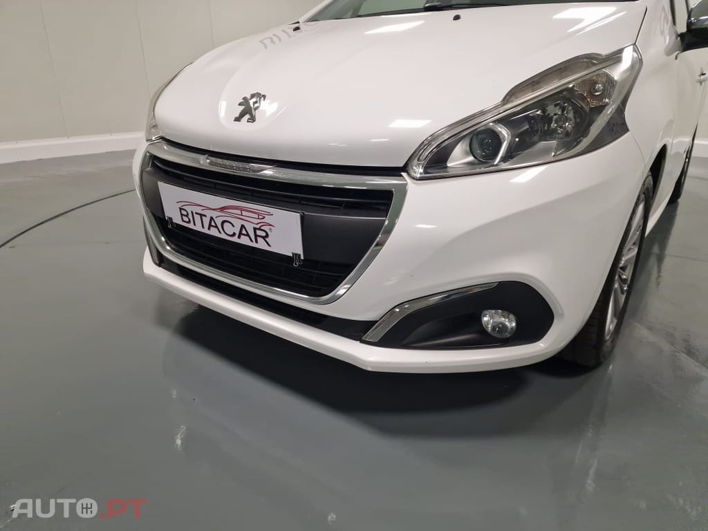 Peugeot 208 1.6 BlueHDi Style