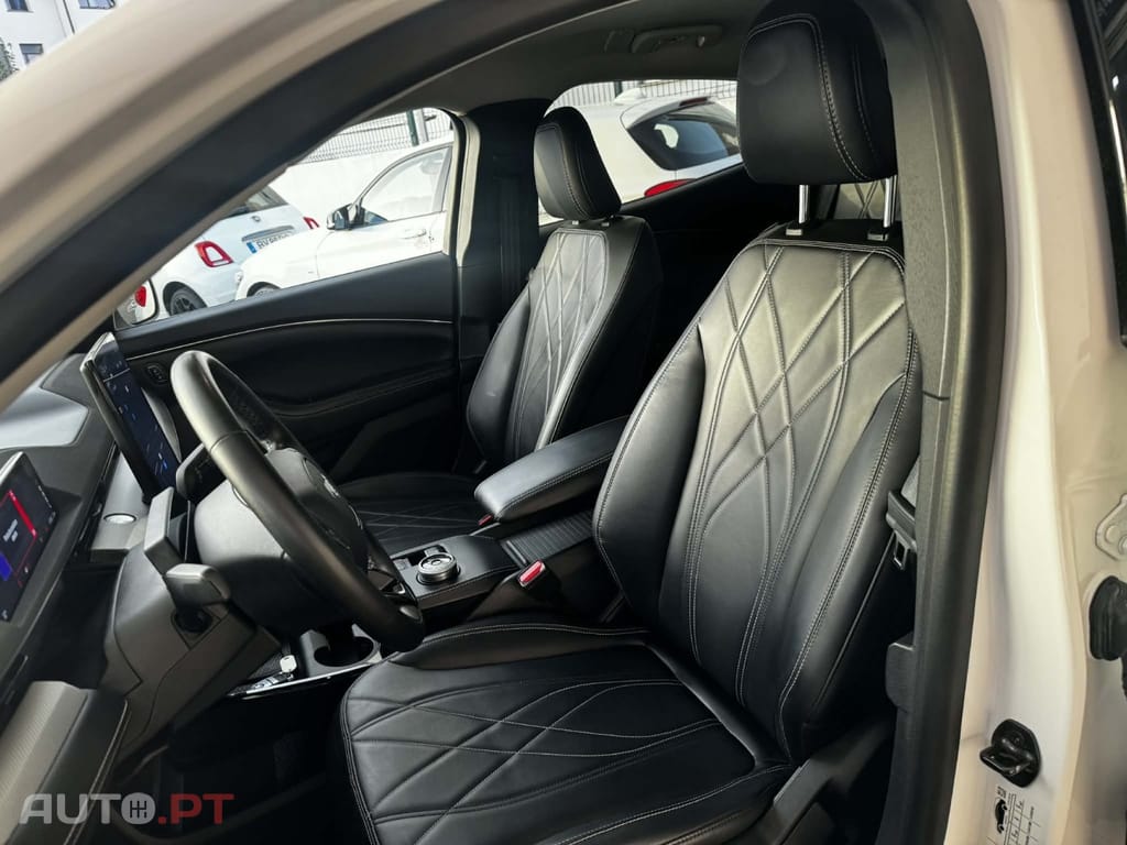 Ford Mustang Mach-E 75.7 kWh Base