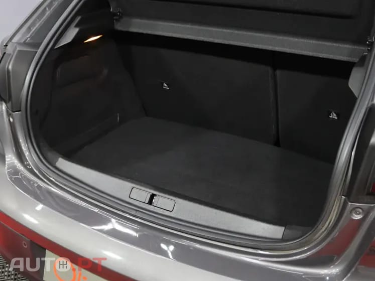 Peugeot 208 1.5 BlueHDi Active Pack — fotografia 20
