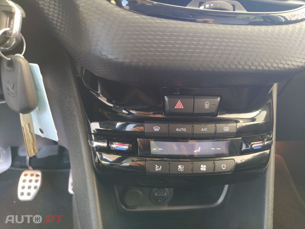 Peugeot 208 Puretech Turbo GT line