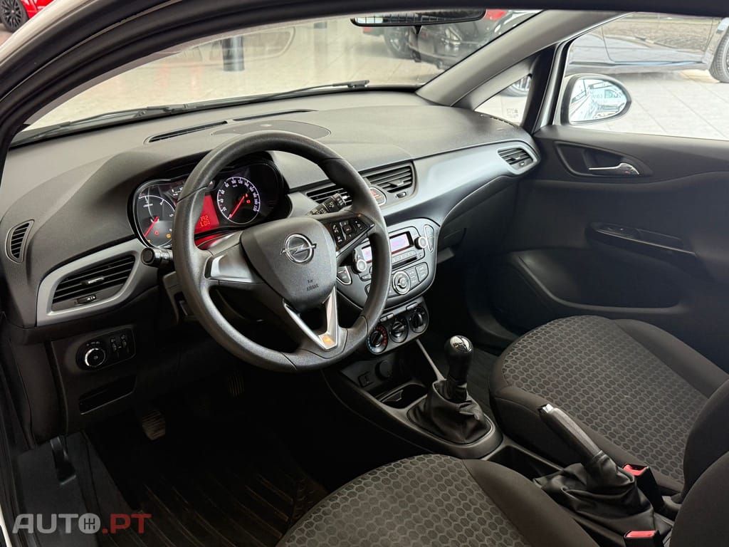 Opel Corsa Outro