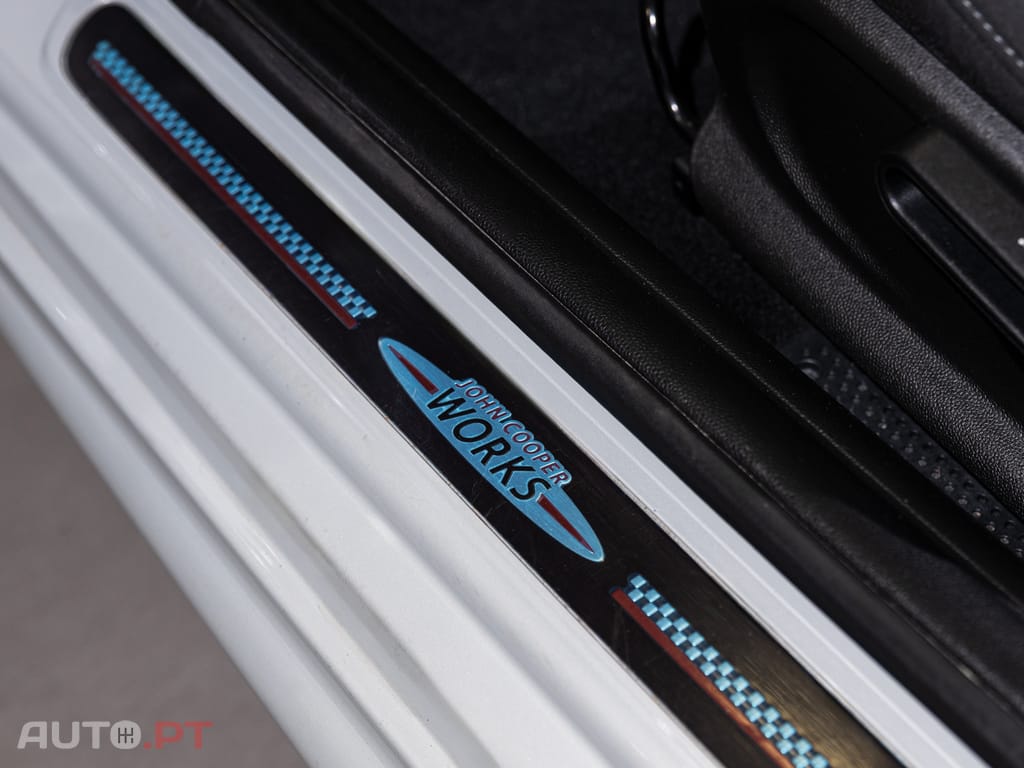 MINI Cabrio Cooper Premium Extra JCW Auto