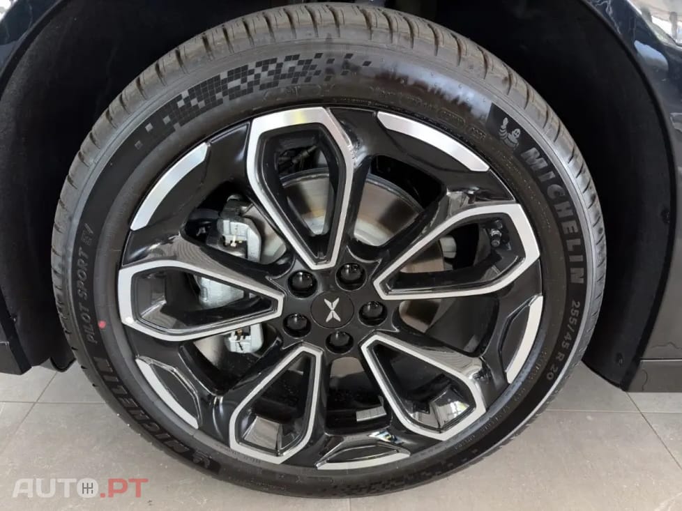 XPeng G6 80.8 kWh AWD Performance + Gancho de Reboque