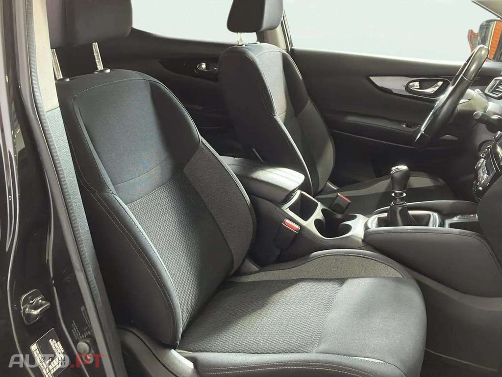 Nissan Qashqai 1.5 dCi N-Connecta J18