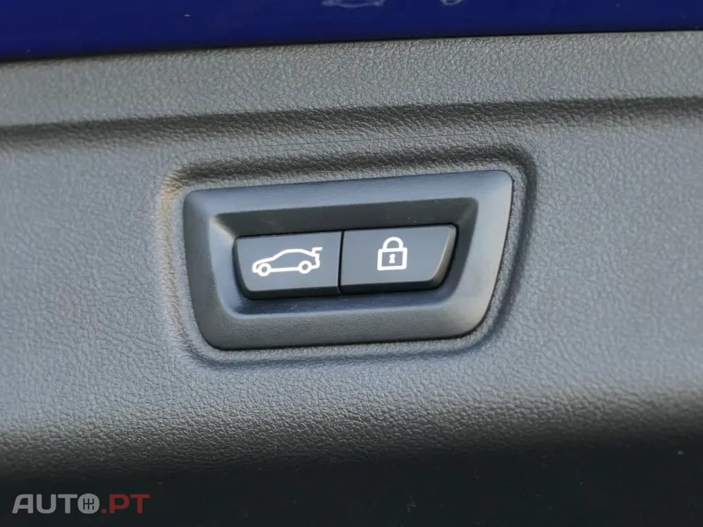 BMW 330 e Pack Desportivo M Auto