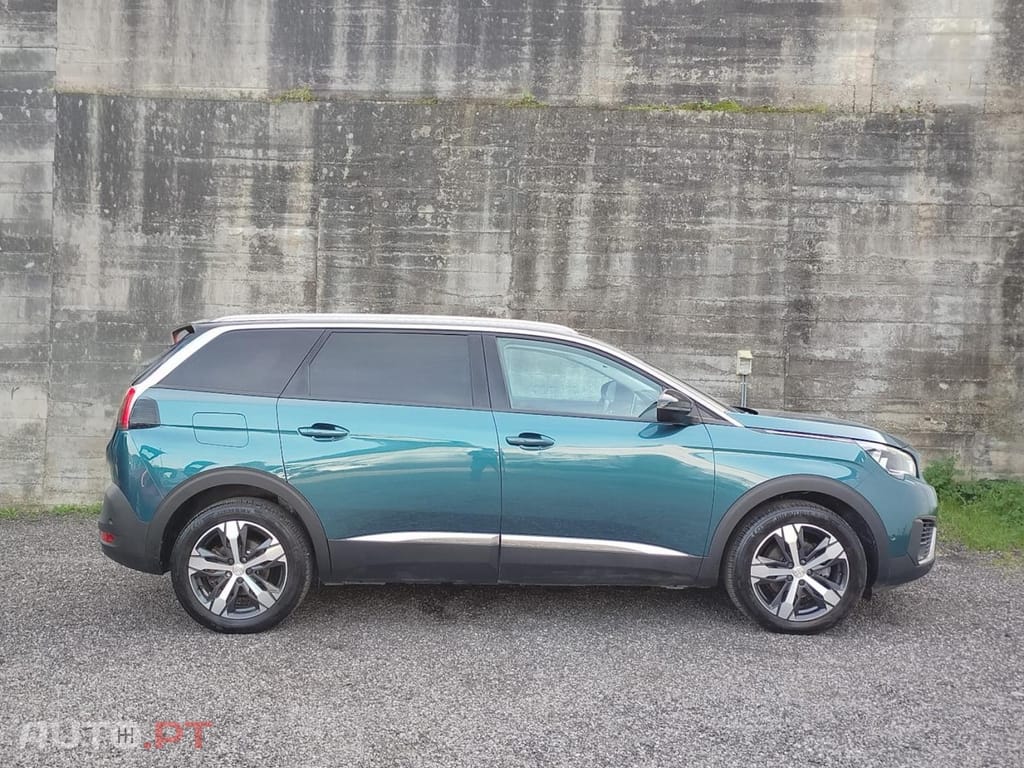 Peugeot 5008 1.2 PureTech Allure Grip Control