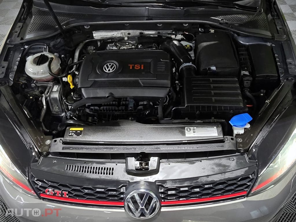 Volkswagen Golf GTI Performance BlueMotion DSG