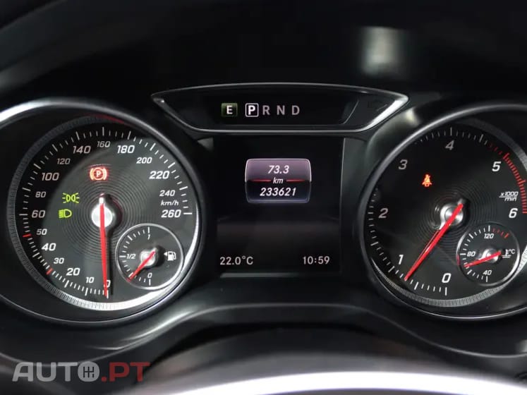 Mercedes-Benz CLA 220 d Shooting Brake AMG Line Aut.