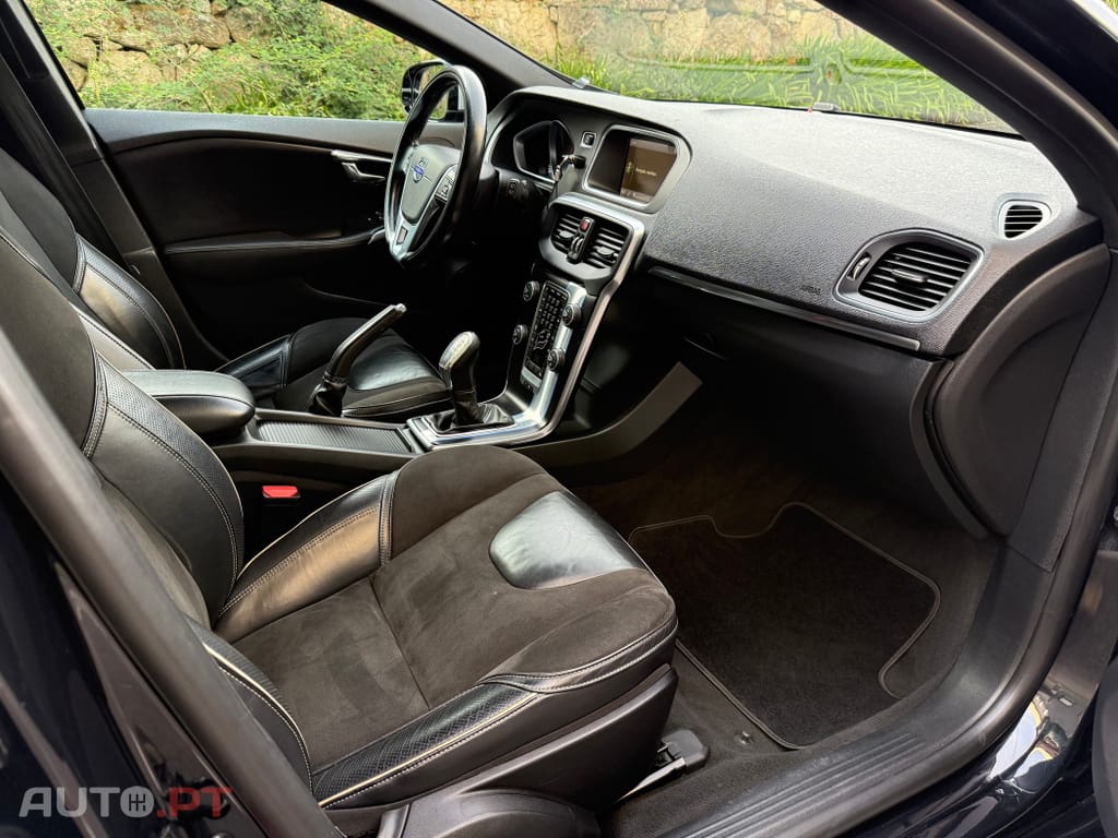 Volvo V40 1.6 D2 R-Design