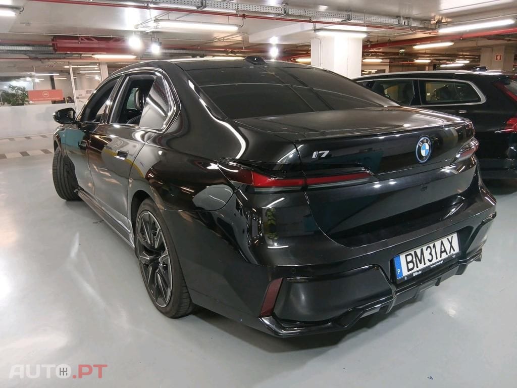 BMW i7 xDrive60 Pack Desportivo M Pro