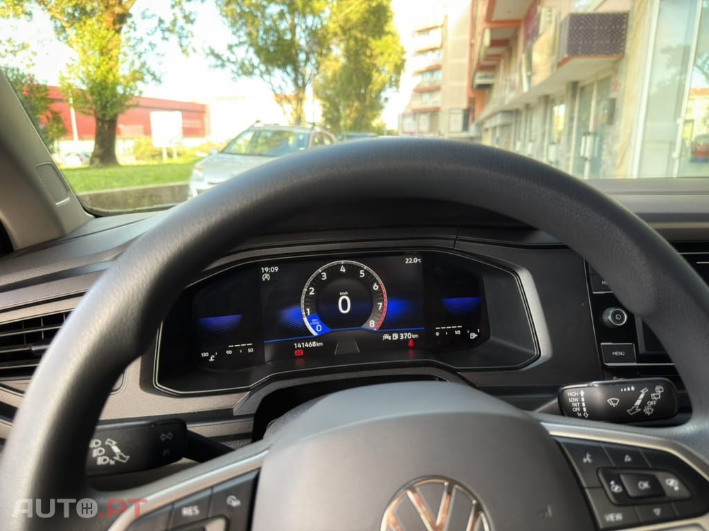 Volkswagen Polo 1.0 Confortline — fotografia 13