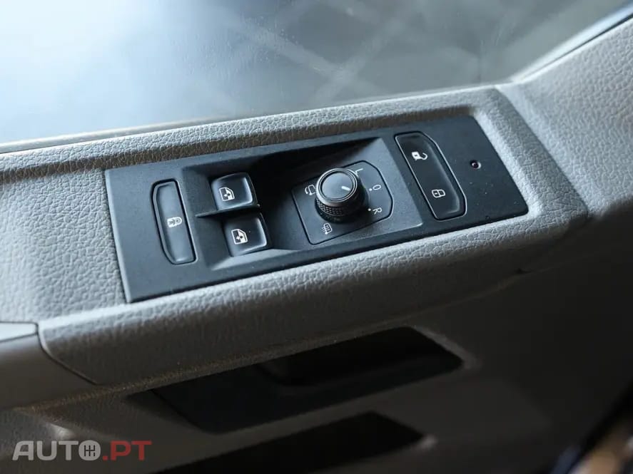 Volkswagen Caravelle 2.0 TDi CD Longa Extra AC