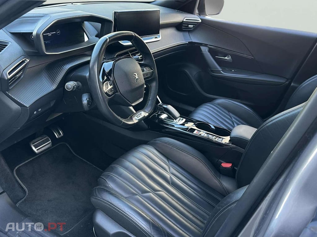 Peugeot E-2008 GT+