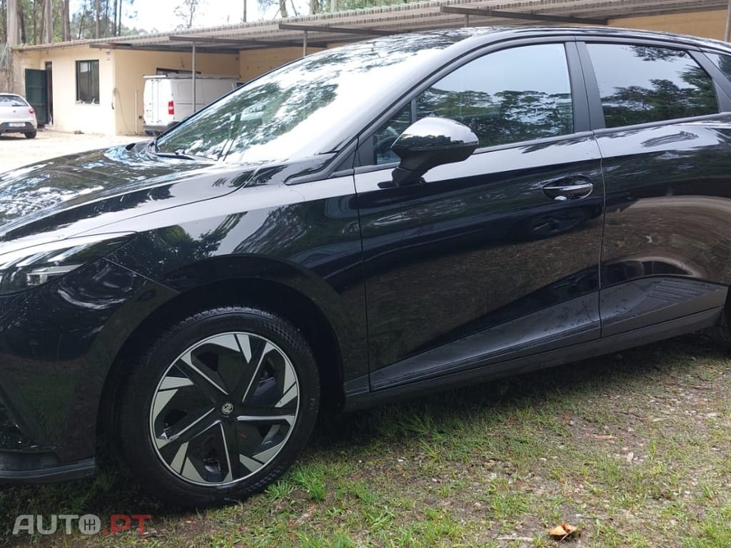 MG MG4 64 kWh Comfort