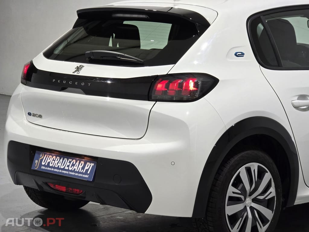 Peugeot E-208 50 kWh Active