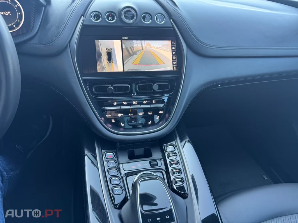 Aston Martin DBX 4.0 V8