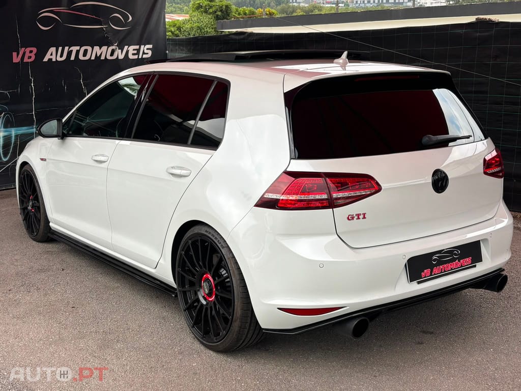 Volkswagen Golf 2.0 TSi GTi DSG Performance