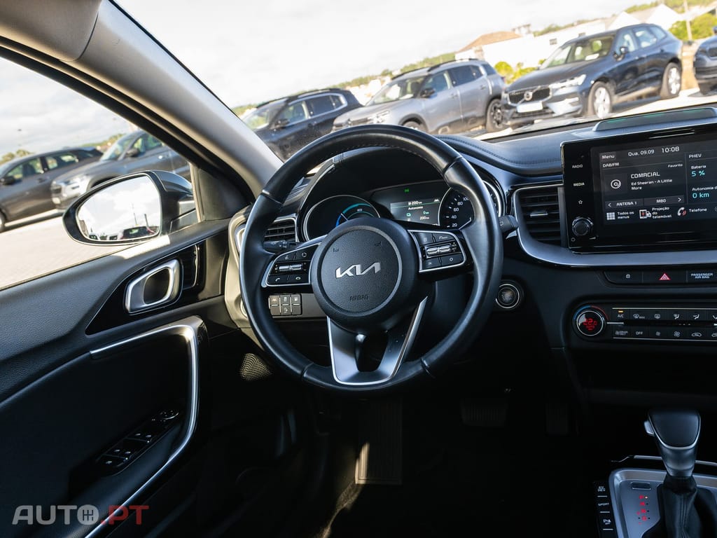 Kia XCeed 1.6 GDi PHEV Drive — fotografia 21