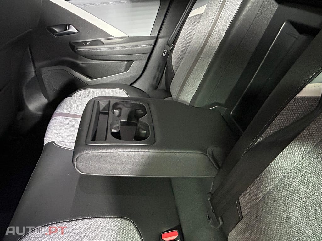 Opel Astra 1.2 T Elegance