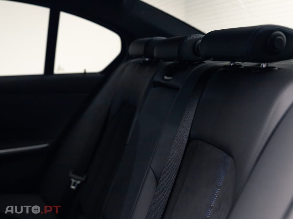 BMW 330 e iPerformance Pack M