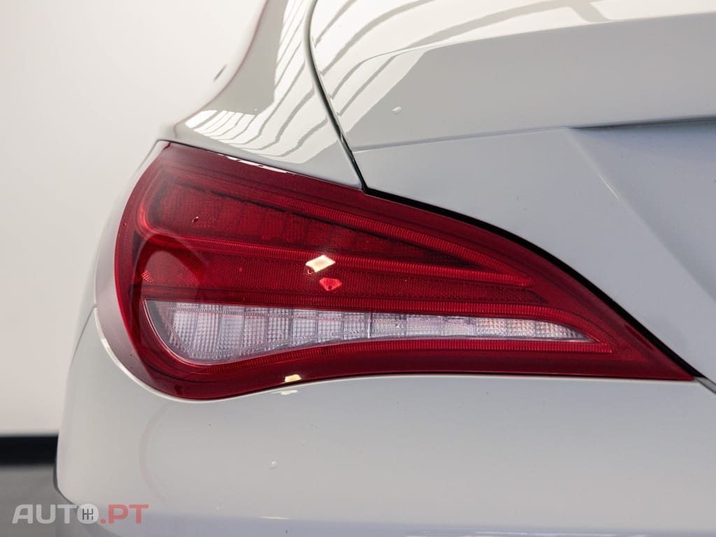 Mercedes-Benz CLA 200 (CDI) d Orange Art Edition