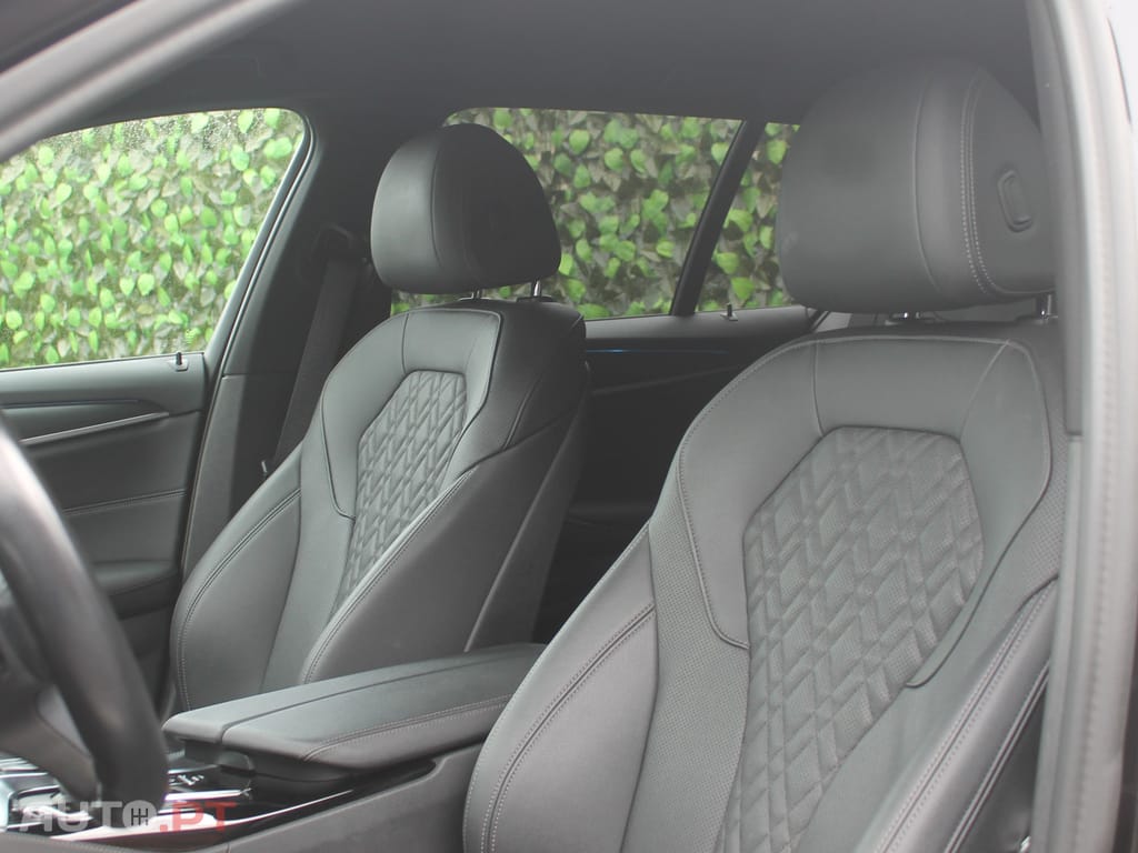 BMW 530 e Pack Desportivo M