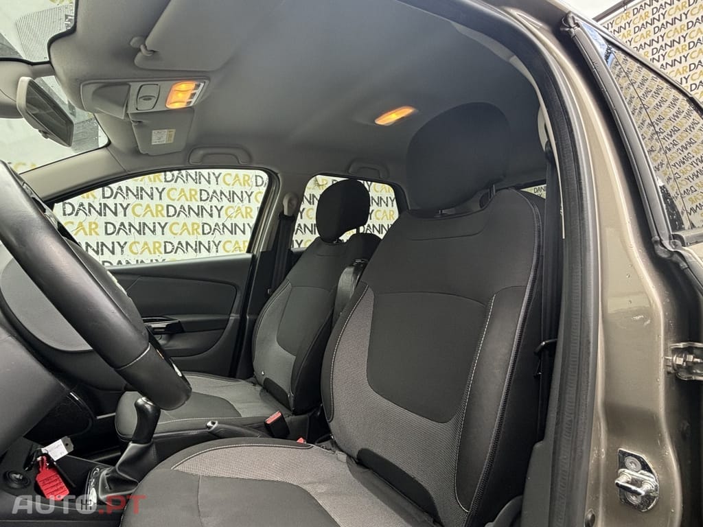 Renault Captur (ENERGY) dCi 90 EDC INTENS