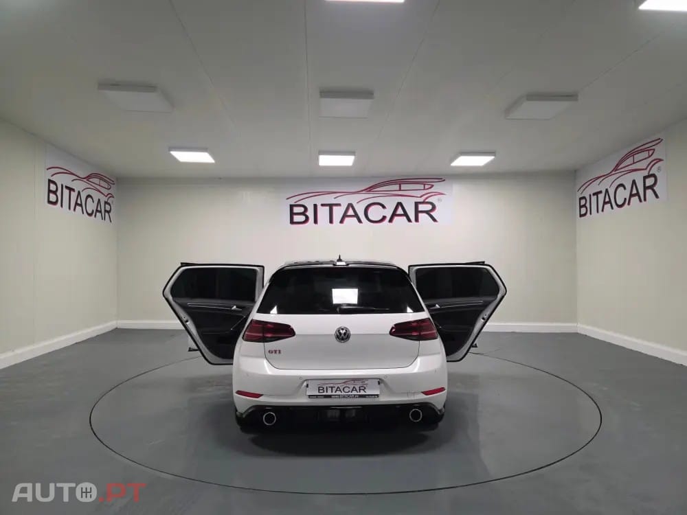 Volkswagen Golf 2.0 TSI GTI DSG Performance
