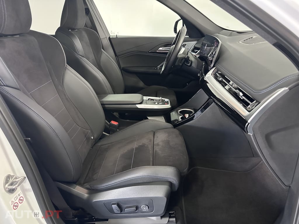 BMW iX1 xDrive30 Pack Desportivo M Pro