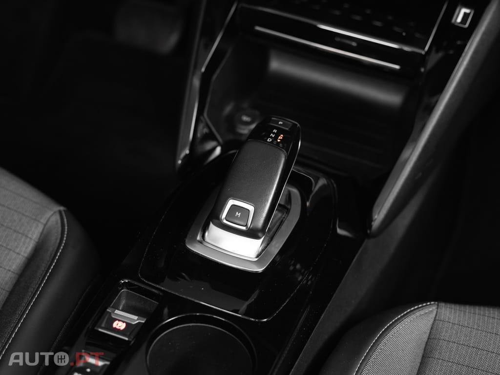 Peugeot 2008 1.5 BlueHDi Allure EAT8