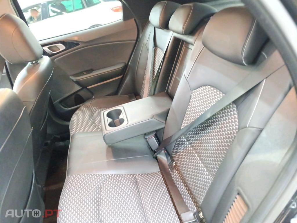 Kia Xceed 1.6 GDi PHEV Drive