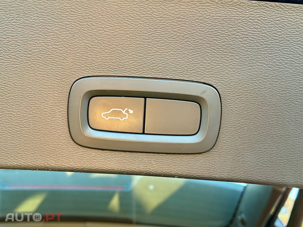 Volvo XC40 T5 Momentum Plus