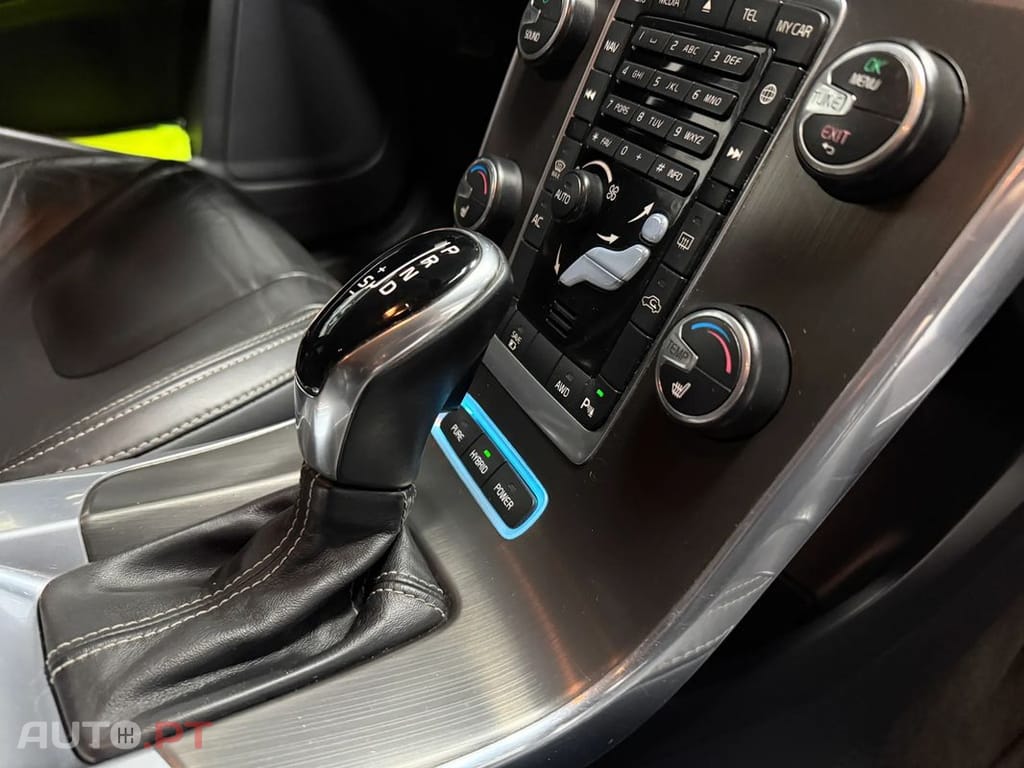Volvo V60 D6 Plug-In-Hybrid AWD Geartronic Summum