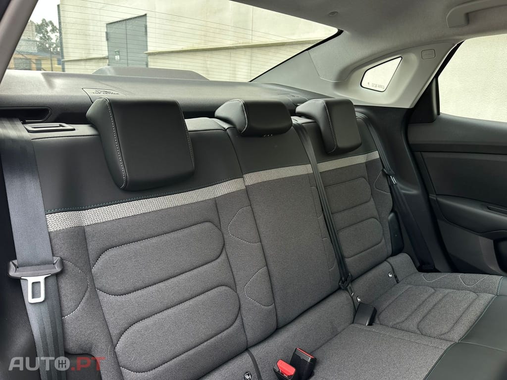 Citroen C4 X 1.2 PureTech Shine EAT8