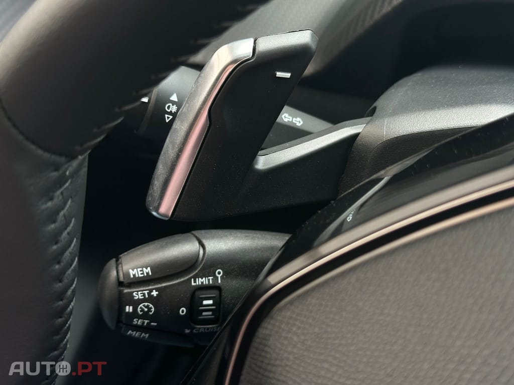 Peugeot 208 1.2 Hybrid Allure e-DCS6