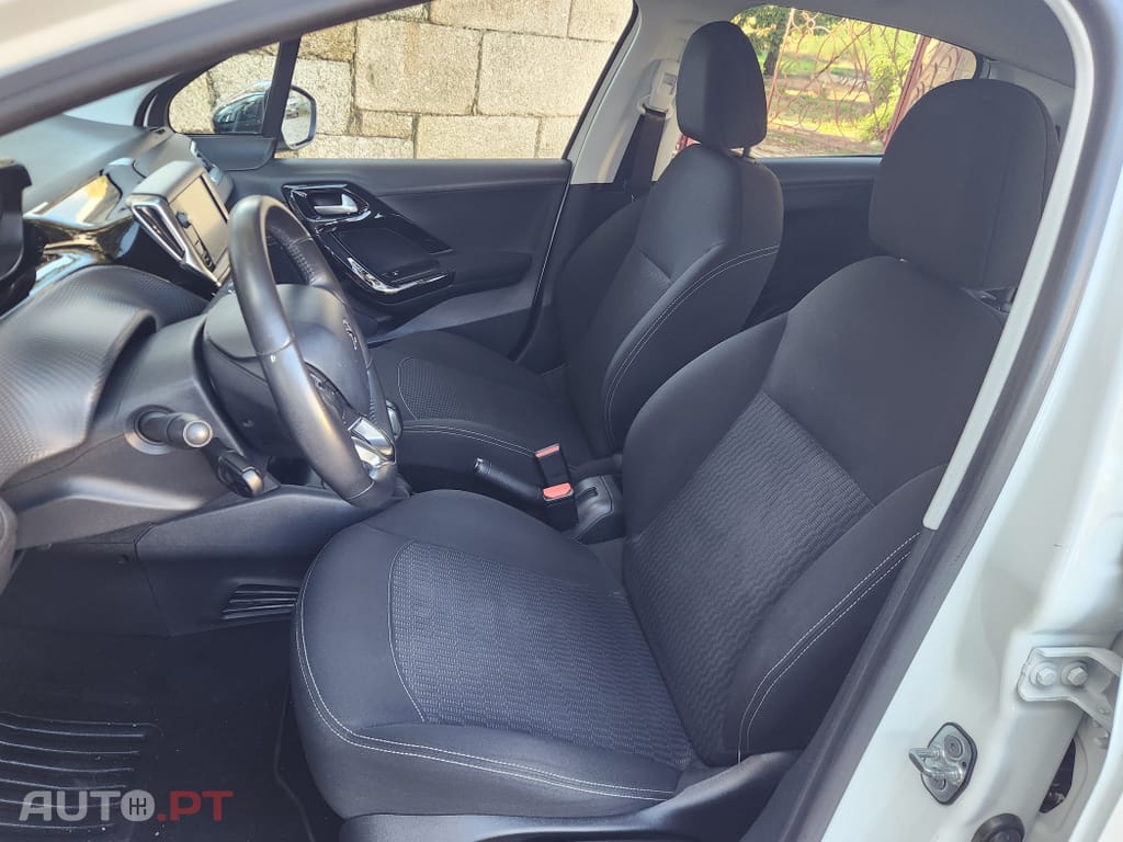 Peugeot 208 1.2 PureTech Style