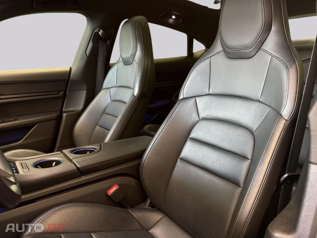 Porsche Taycan Performance I.V.A DEDUTIVEL 