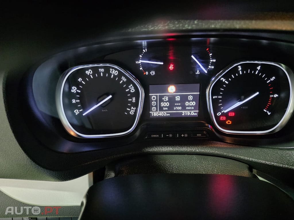 Peugeot Traveller 1.5 BLUEHDI LD3H1 ACTIVE STANDART