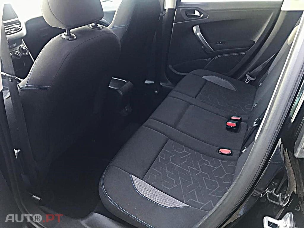 Peugeot 2008 1.2 PureTech Active